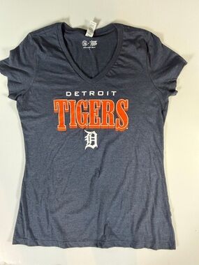 Detroit Tigers Women V-Neck Graphic Tee Navy Gray MLB Campus Lifestyle Small